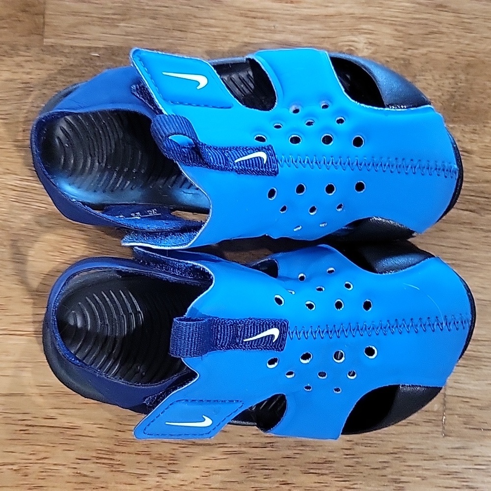 Boys Nike sunray water shoes